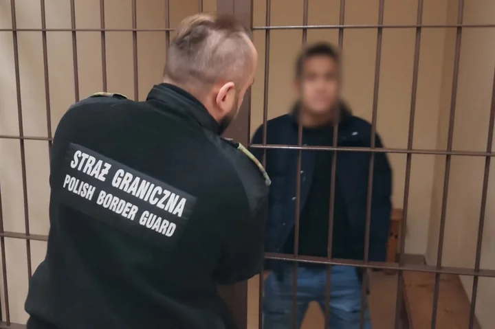 Obraz do artykułu: 400 decyzji w dwa miesiące. Deportacja po wyroku i 10 lat zakazu wjazdu