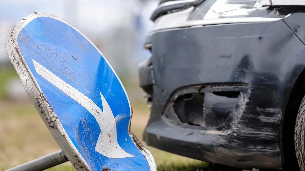 Czołowe zderzenie na Rybnickiej. Rowerzystka wpadła do rowu