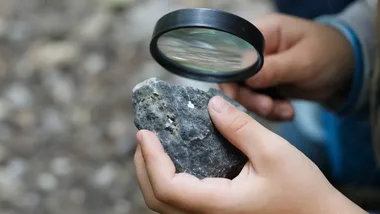 Zwykły kamyk, niezwykła historia. Geologiczne warsztaty dla dzieci w Raciborzu