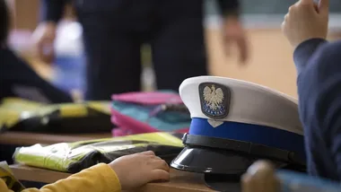 Hejt i odpowiedzialność nieletnich. Policjant rozmawiał z młodzieżą w Raciborzu