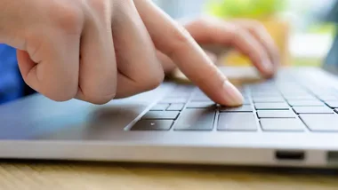 Policjant w Raciborzu ostrzegał uczniów: internet nie daje anonimowości