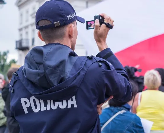 Policja i Sanepid uczą dzieci bezpiecznych zachowań nad wodą