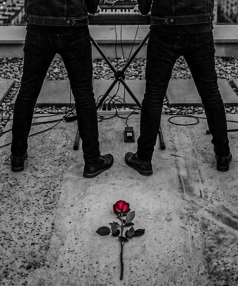 Grafika promocyjna wydarzenia Rock na Zamku Piastowskim. Muzyka Depeche Mode
