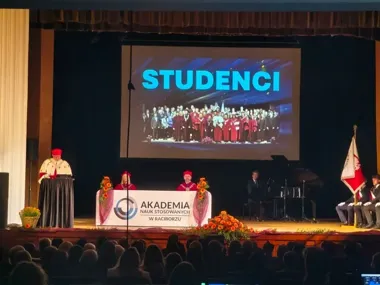 Pierwszoroczni studenci Akademii Nauk Stosowanych rozpoczęli rok akademicki