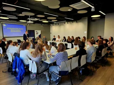 Młodzi w samorządzie – forum w Urban Labie zgromadziło pomysły i doświadczenia