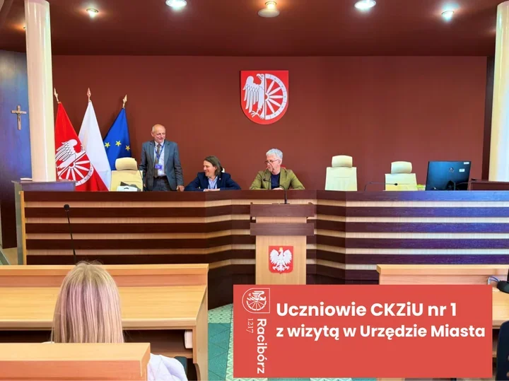 Za drzwiami raciborskiego urzędu uczniowie zobaczyli samorząd od środka