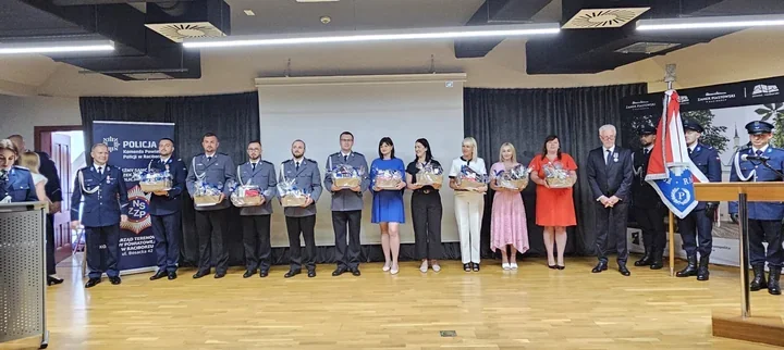 Na Zamku Piastowskim nagrodzono policjantów. 65 awansów w Raciborzu
