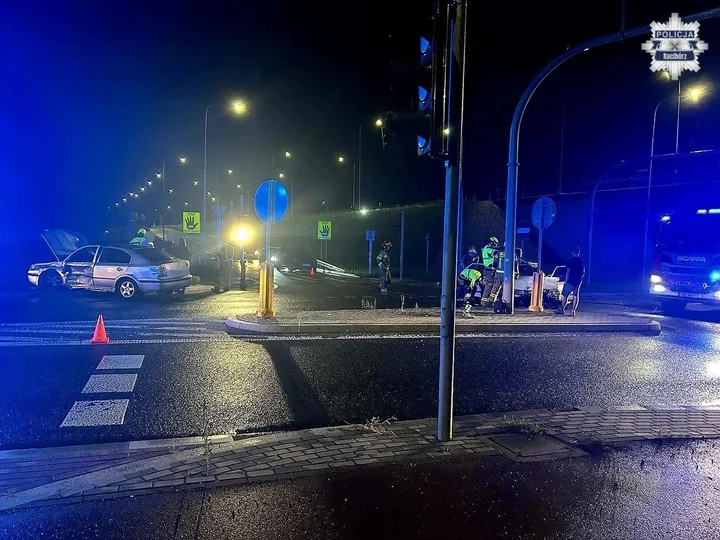Osiem zdarzeń w jedną dobę. Trzy auta uderzyły w drogową infrastrukturę