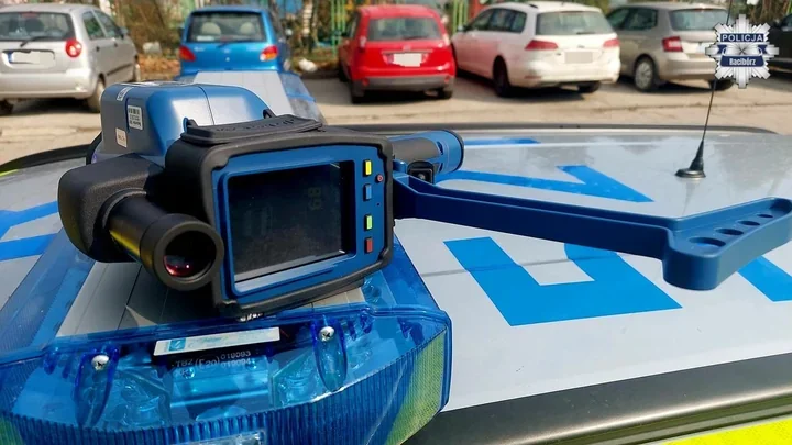 Raciborscy policjanci ruszyli na kierowców - prędkość nie zostawia marginesu
