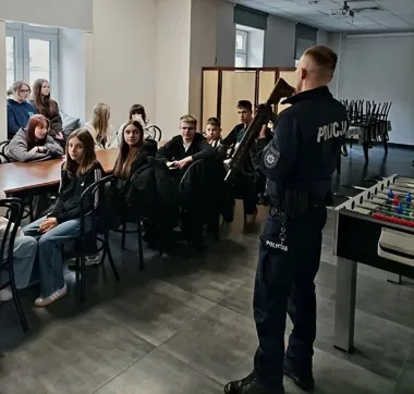 Uczniowie z Pawłowa weszli na strzelnicę i od razu poznali twarde zasady