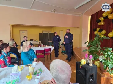 Seniorzy w Raciborzu usłyszeli, jak działają najpopularniejsze oszustwa