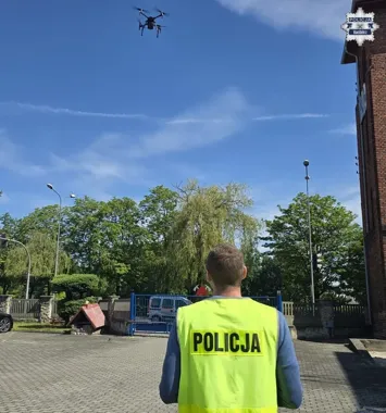 Dron nad przejściami w Raciborzu - policja policzyła wykroczenia i kolizje
