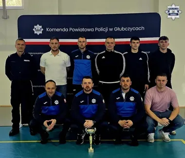 Policjanci z Raciborza zdobyli podium - snowboard, narty i piłka halowa