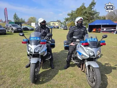 Radiowóz, quad i broń służbowa - policja przyciągnęła uwagę w Kuźni Raciborskiej